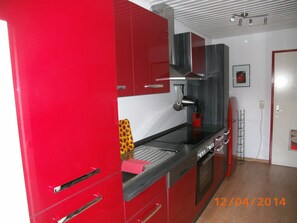 Standard-Apartment, Balkon | Eigene Küche | Großer Kühlschrank, Ofen, Herdplatte