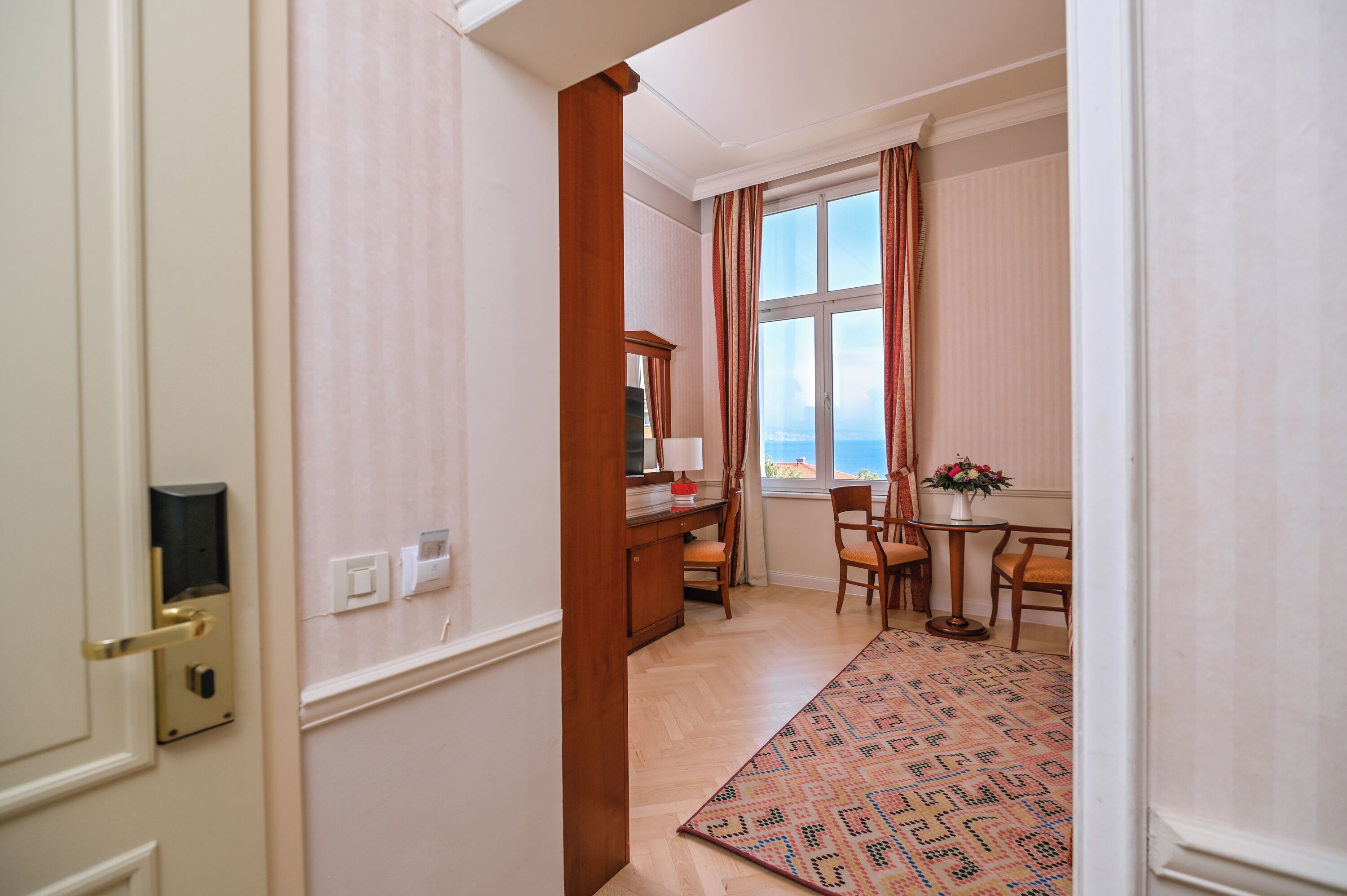 Photo - Continental Hotel 