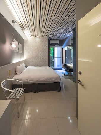 Standard Double Room | Down comforters, desk, soundproofing, rollaway beds