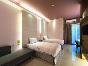 1 Schlafzimmer, Daunenbettdecken, Schreibtisch, schallisolierte Zimmer