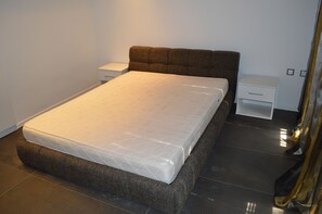 Apartment, Balcony | Premium bedding, individually decorated, individually furnished