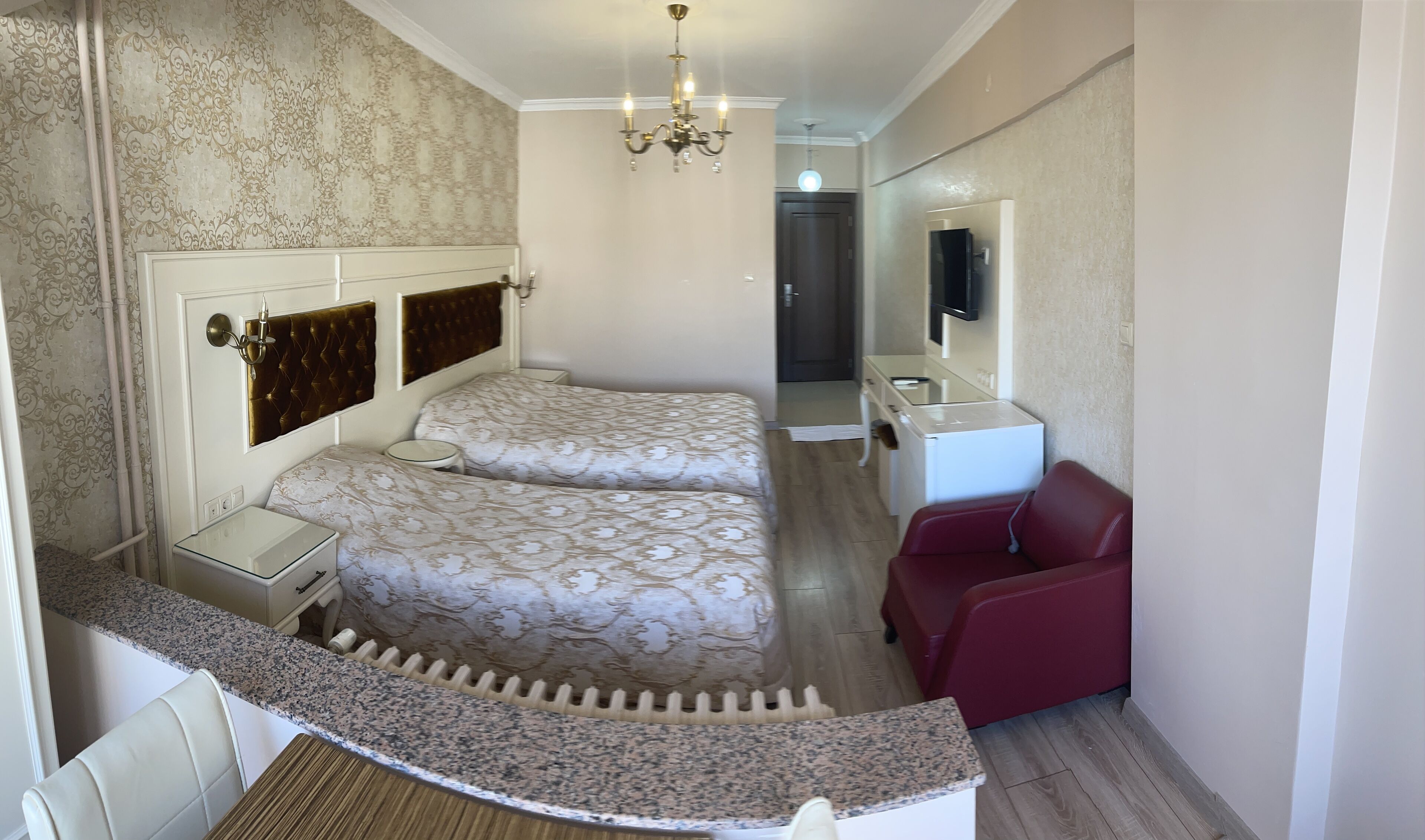 deluxe room | in-room safe, iron/ironing board, free wifi
