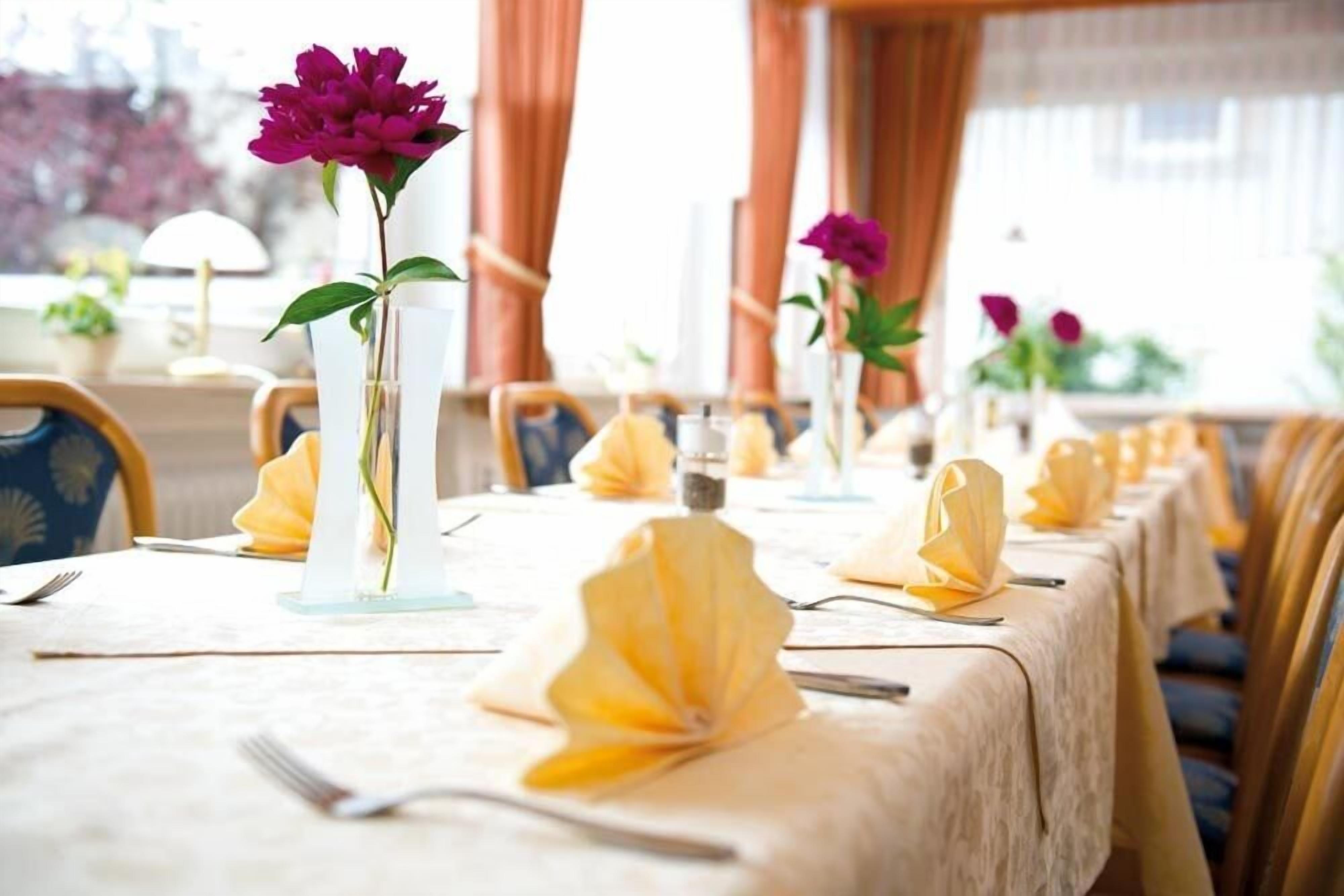 breakfast and dinner served, german cuisine