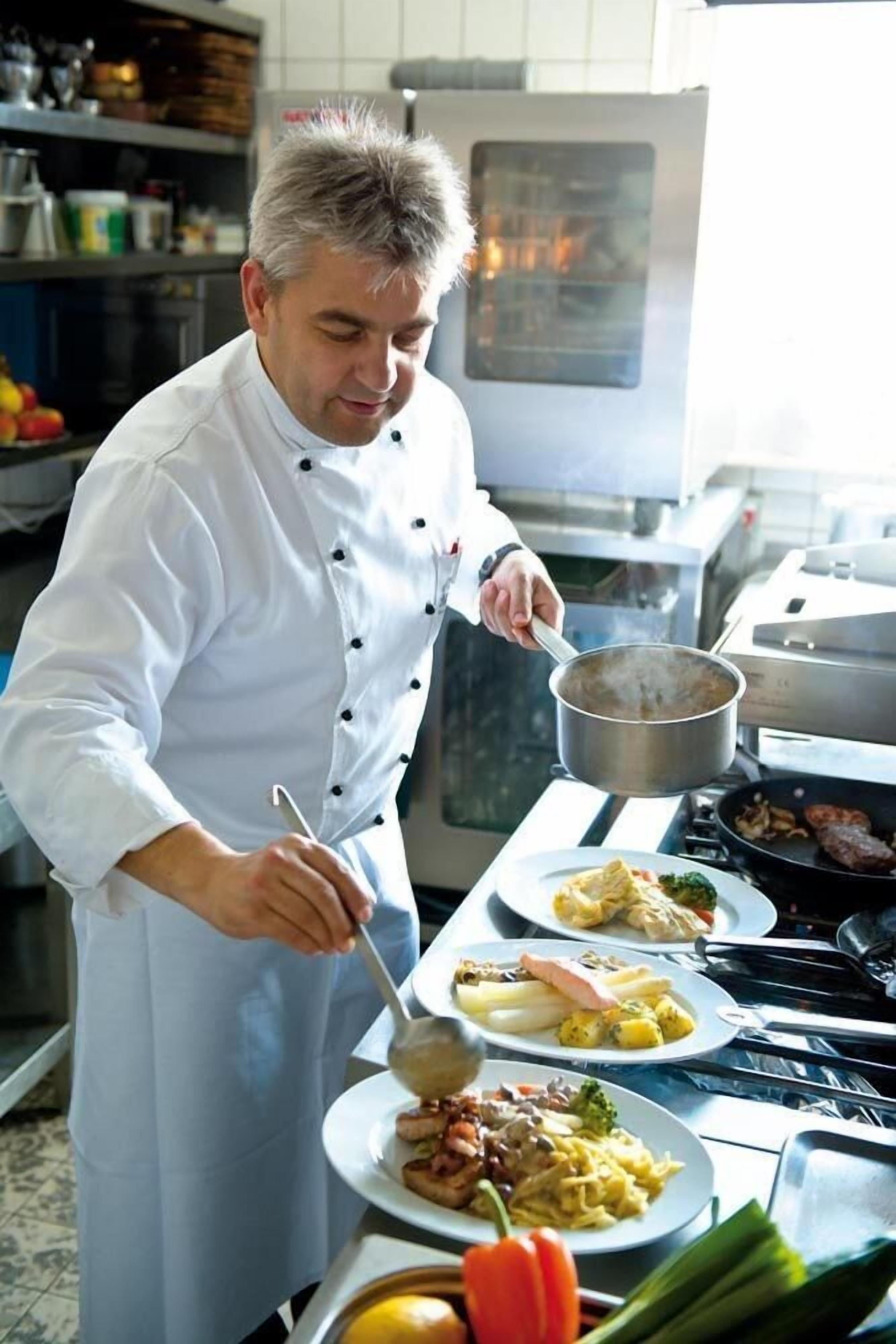 breakfast and dinner served, german cuisine