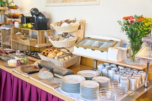 Petit déjeuner buffet compris tous les jours