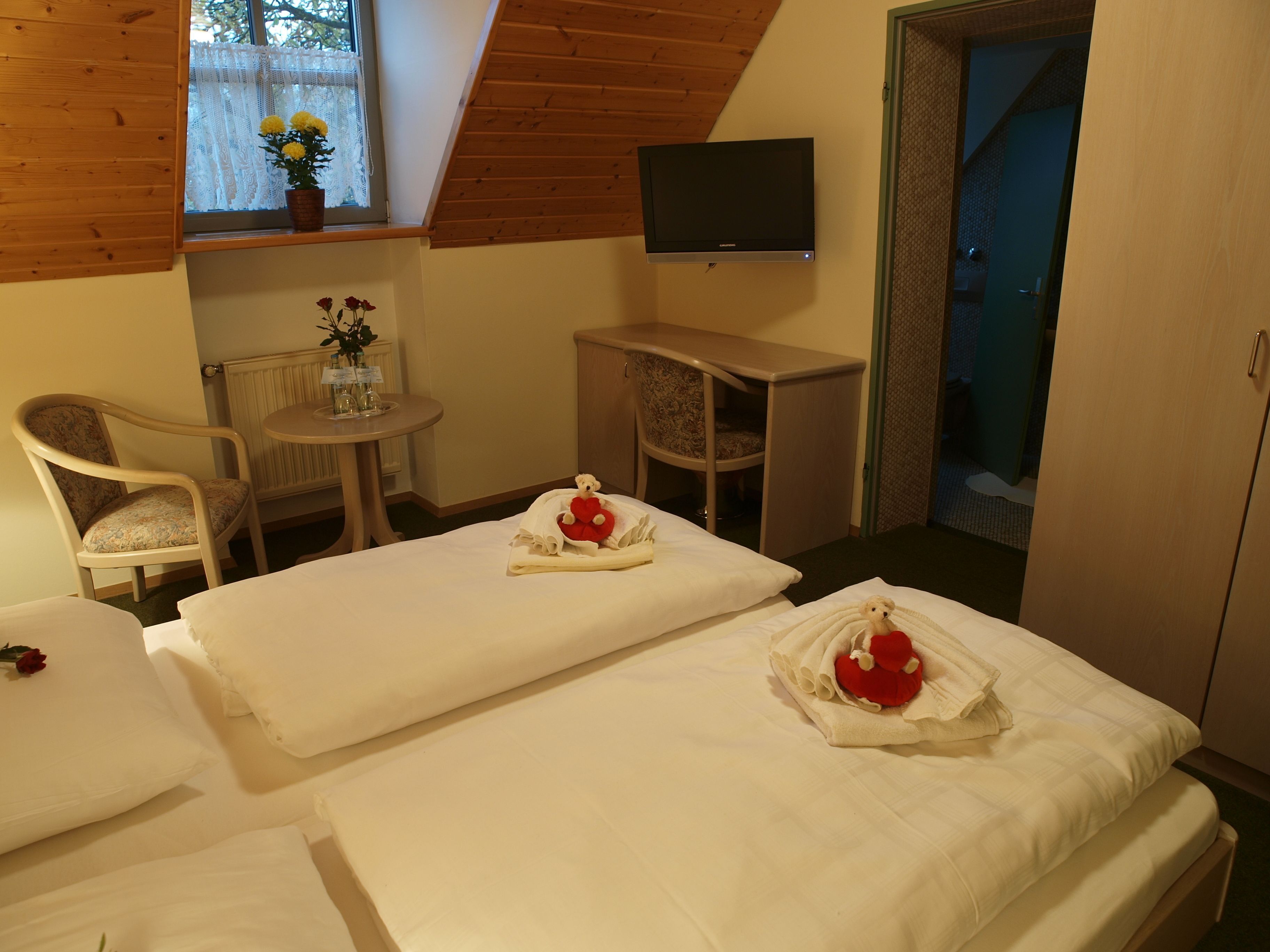 In-room safe, individually furnished, desk, laptop workspace