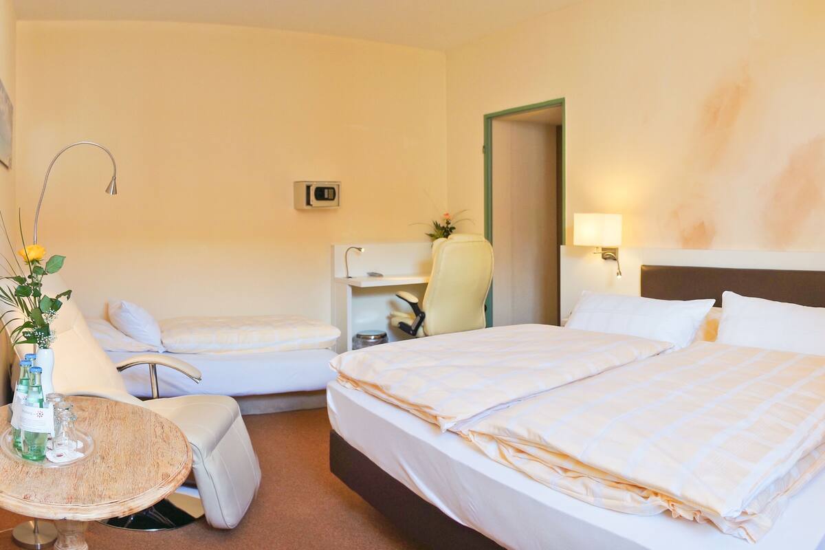 In-room safe, individually furnished, desk, laptop workspace