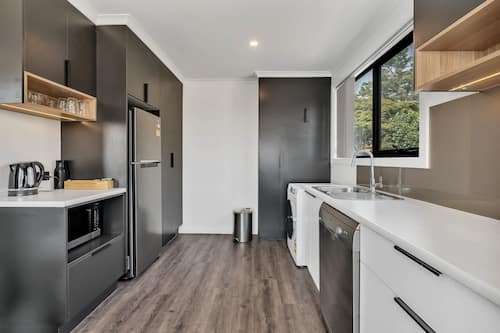 Superior Apartment, 2 Bedrooms, Kitchen, Mountain View | Private kitchen