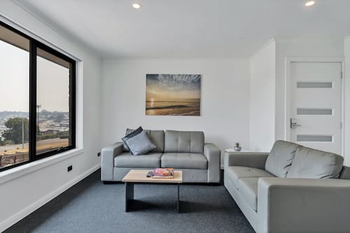 Superior Apartment, 2 Bedrooms, Kitchen, Mountain View | Living area