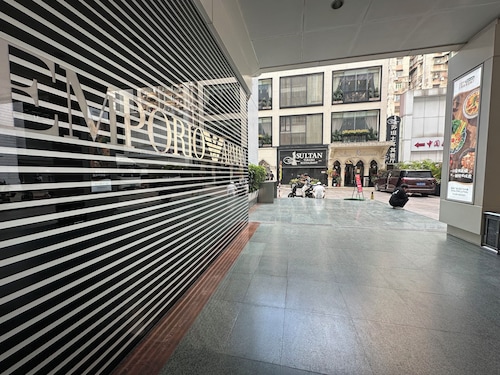 YOYO International Apartment