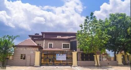 Cute Villa Hotel and Suites