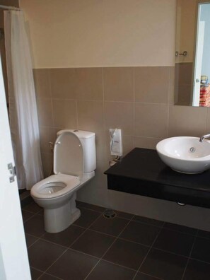 Two Bedrooms House  | 浴室 | 淋浴设施、免费洗浴用品