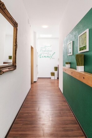 Una televisión de pantalla plana