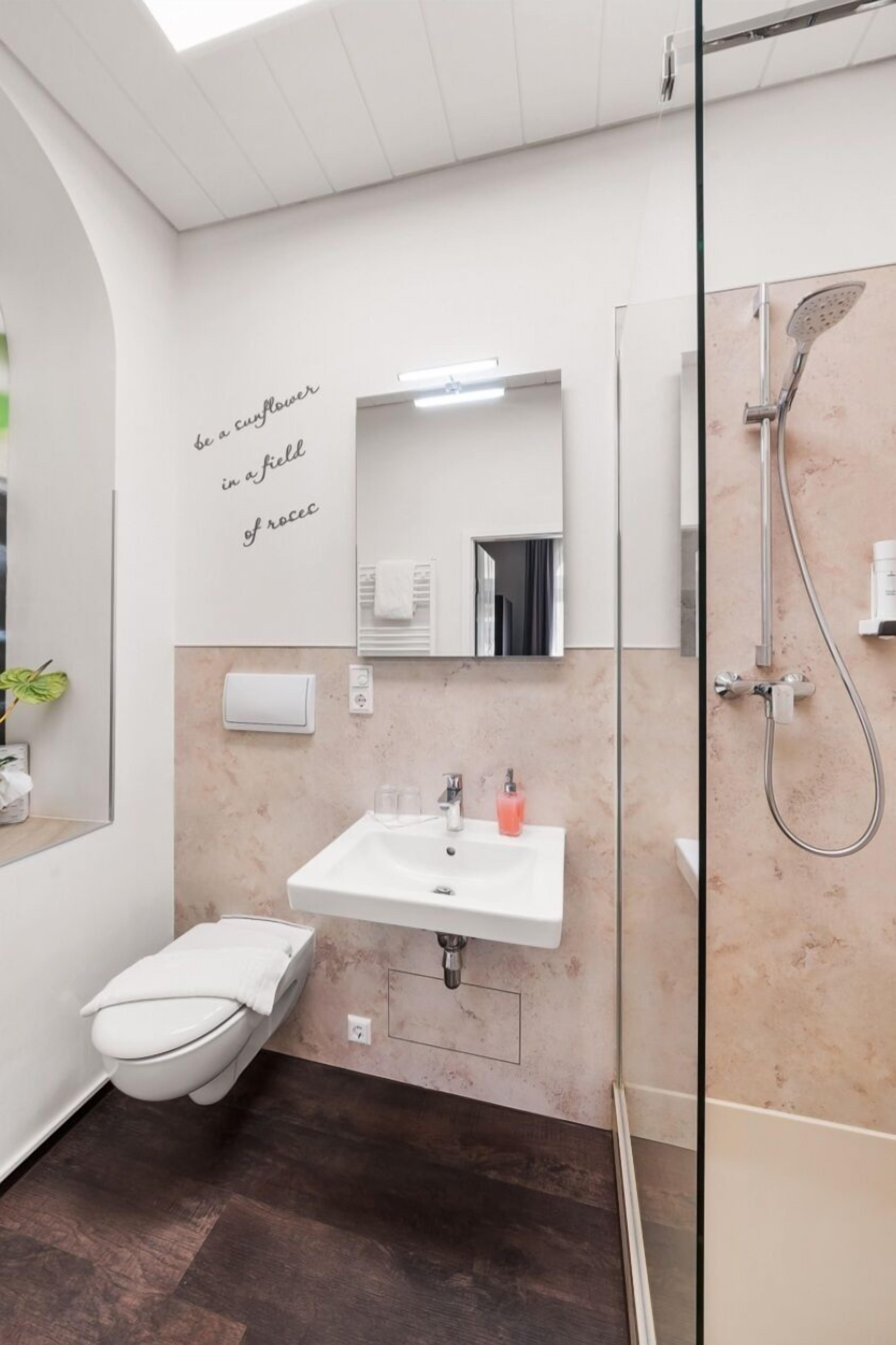 design double room | bathroom | free toiletries, hair dryer, towels