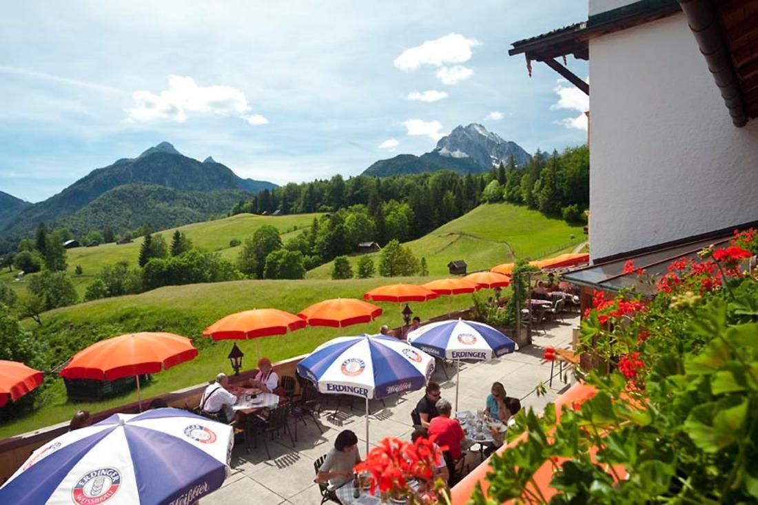 lunch and dinner served, german cuisine