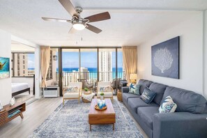 Smart TV - Waikiki Upscale 1 BR - Ocean Views - Parking (Honolulu)