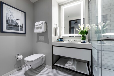 Arlo Chicago - Image 6