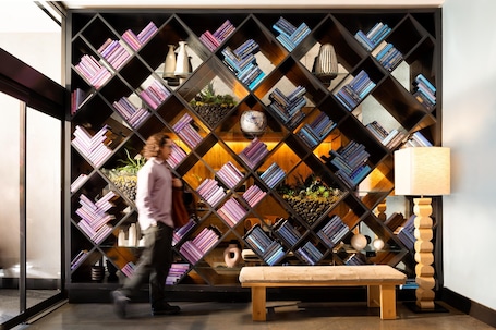 Lobby. Arlo Chicago