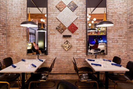 Arlo Chicago - Image 36