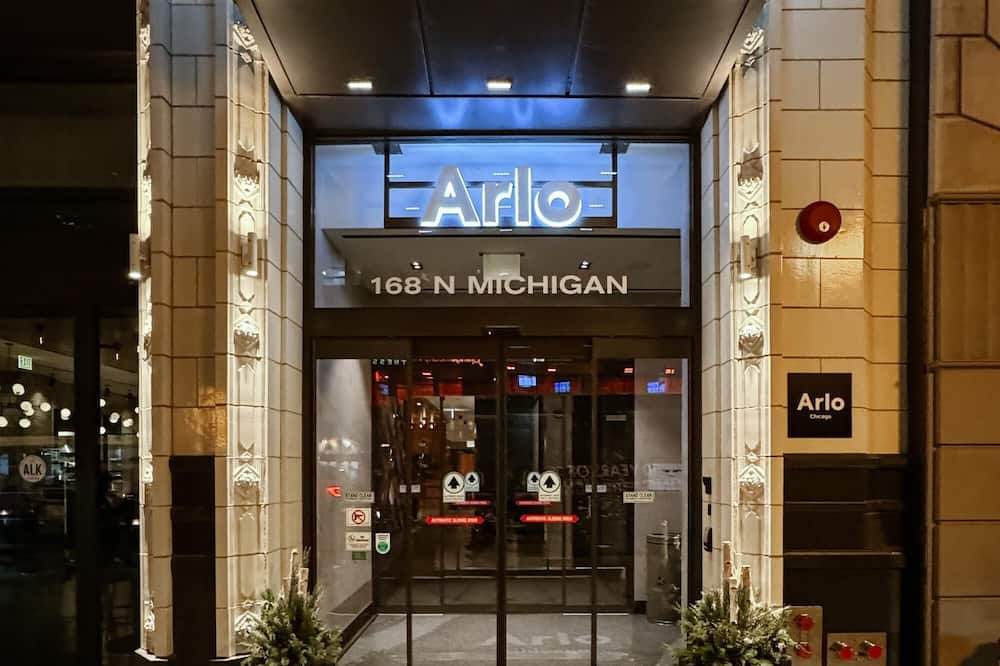 Arlo Chicago