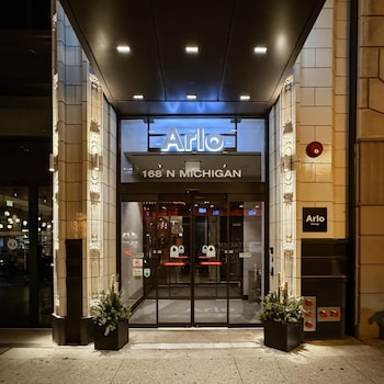 Hotel Exterior at Arlo Chicago