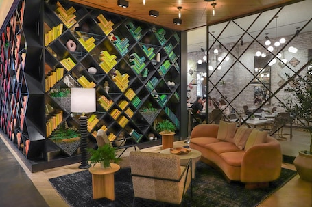 Lobby. Arlo Chicago