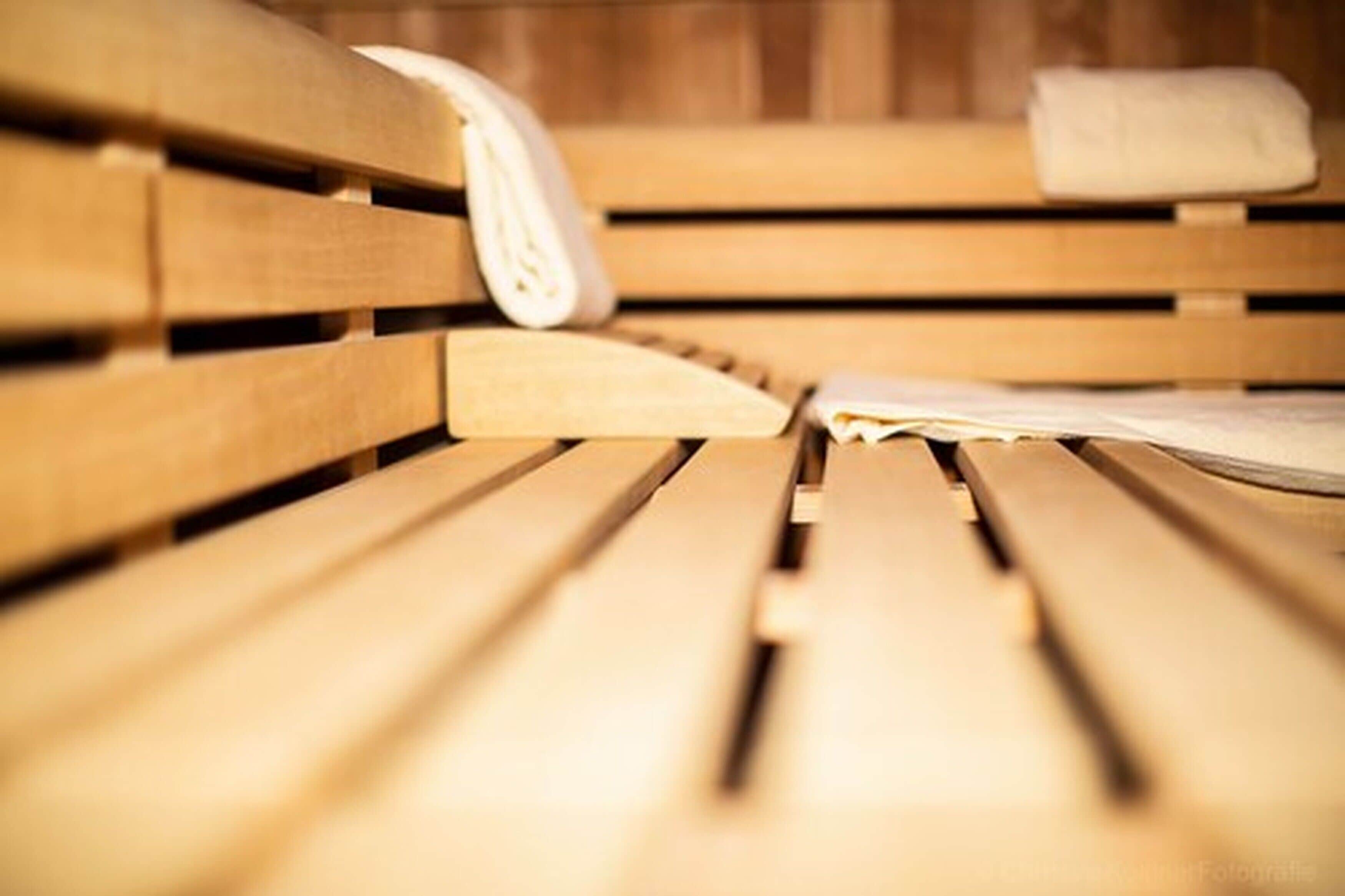 1 treatment room, massages