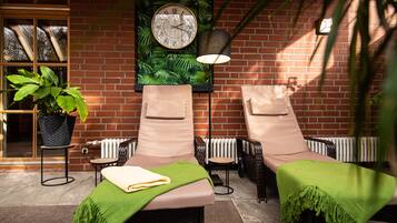 1 treatment room, massages