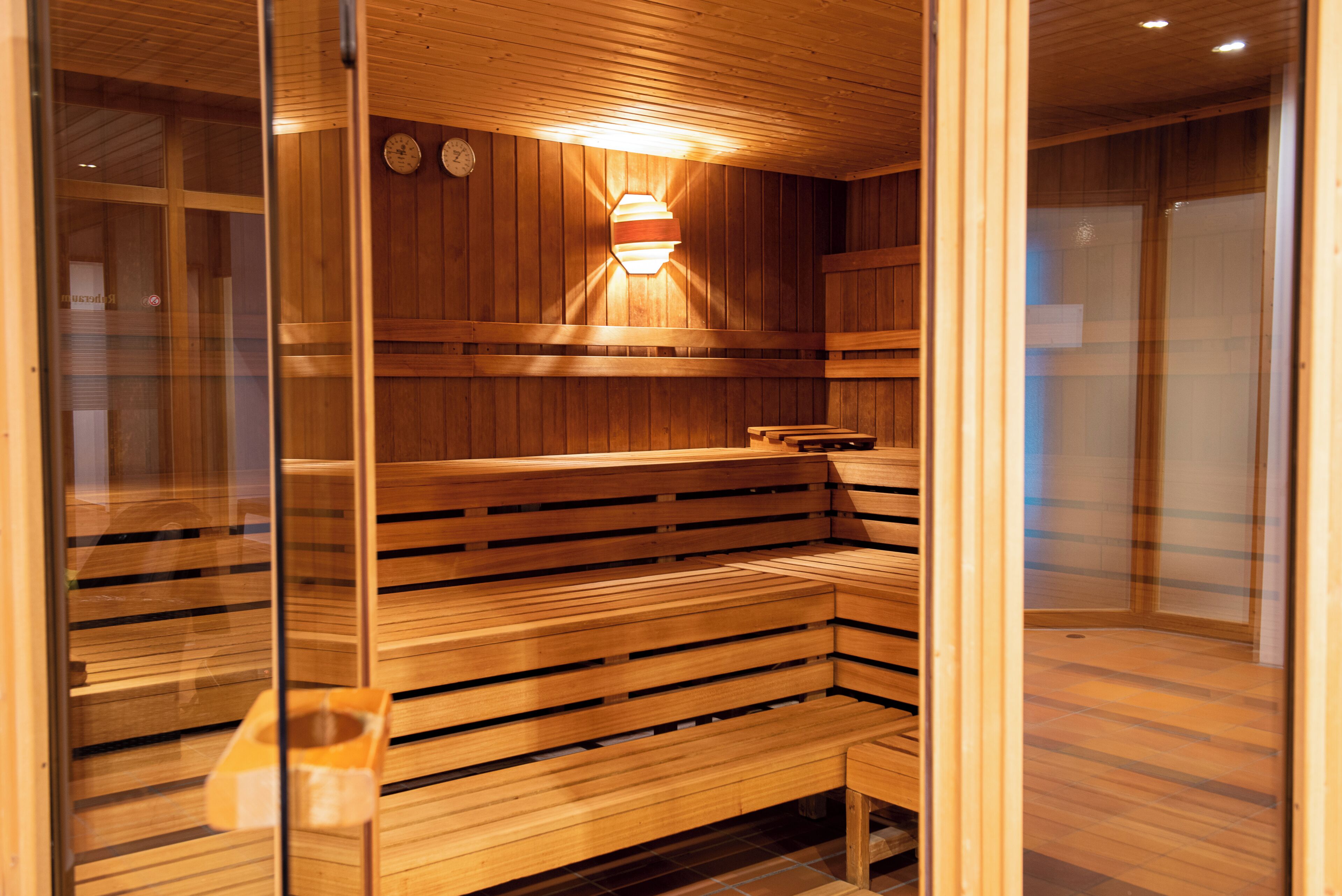 1 treatment room, massages