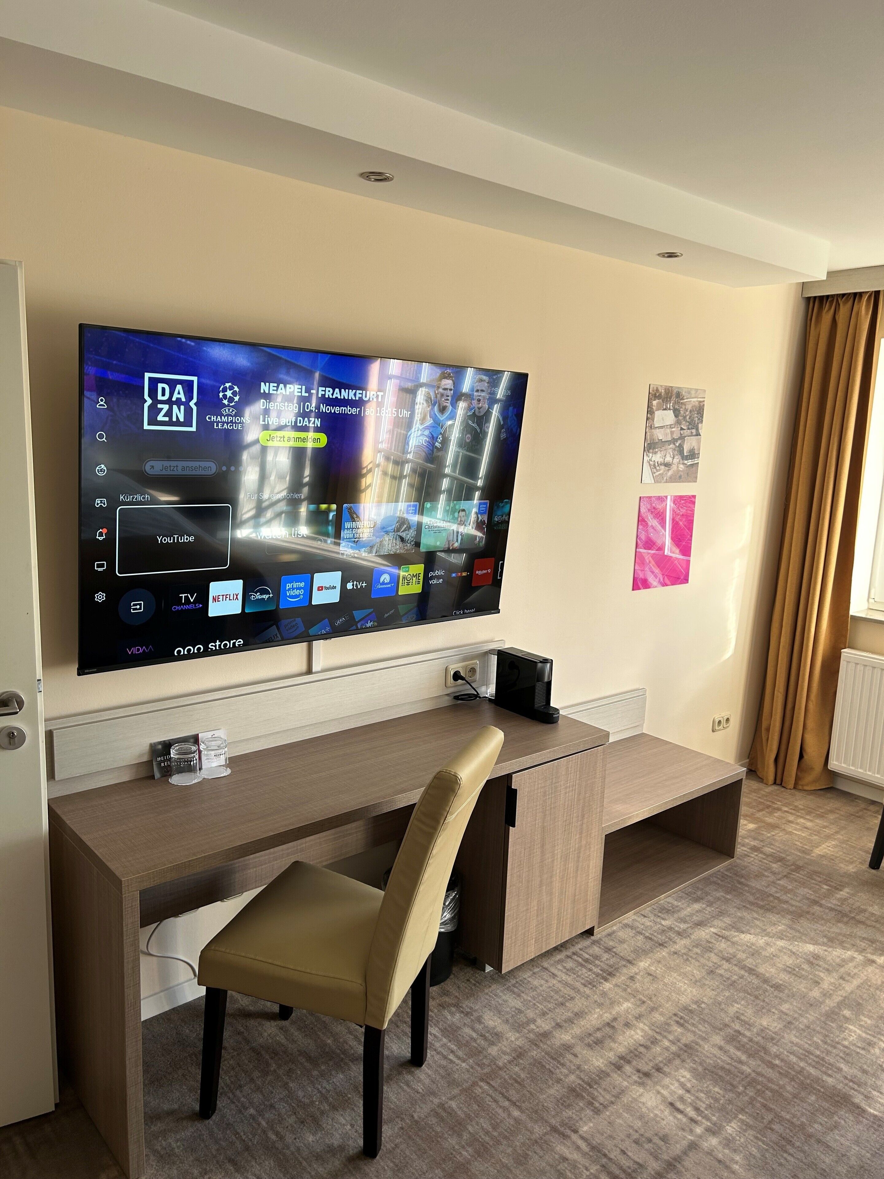 Literie hypoallergénique, bureau, rideaux occultants