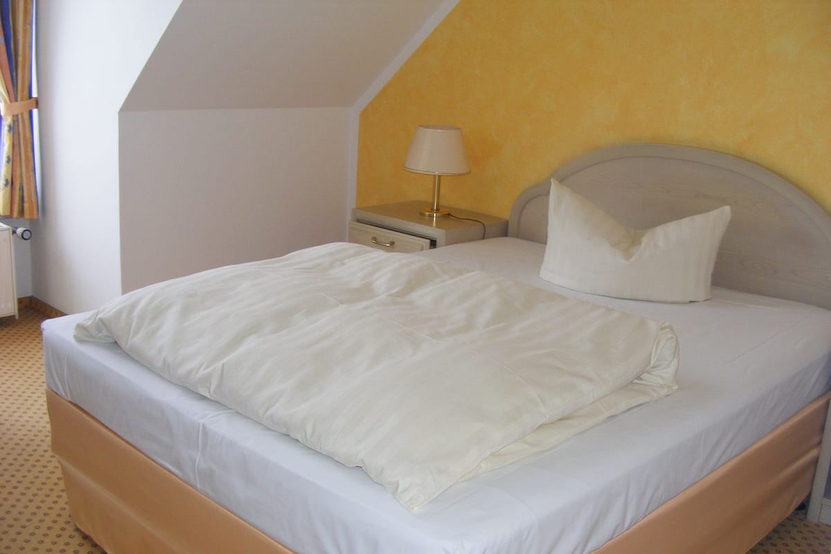 Single Room | Living area | TV