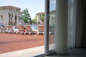 Kamar Deluks | Pemandangan dari kamar