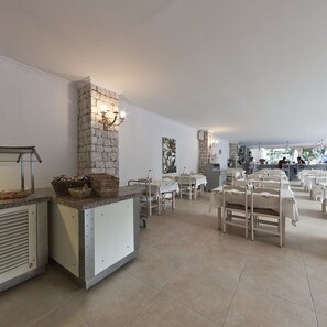 Se sirven desayunos, almuerzos y cenas