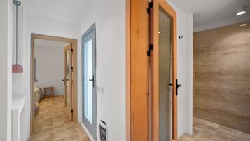 Family Room | In-room safe, free WiFi