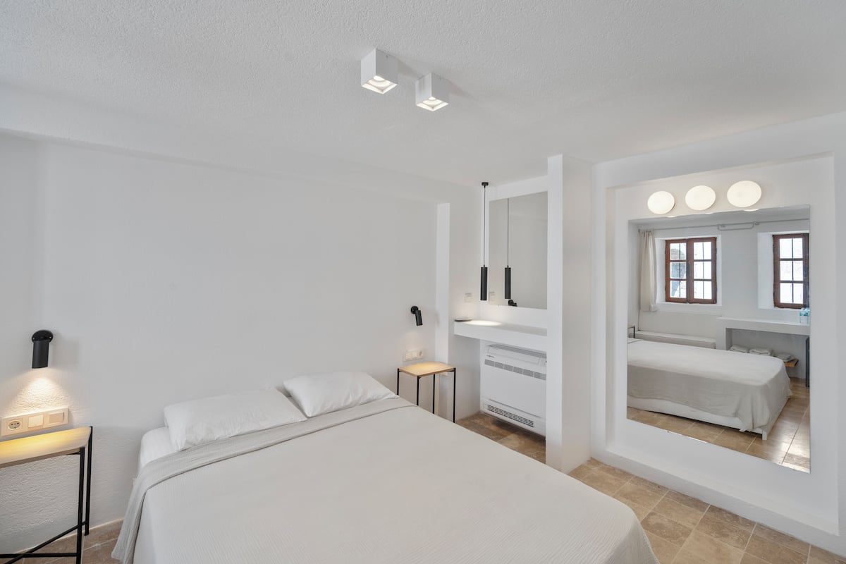 Standard Double Room | 2 bedrooms, in-room safe, free WiFi