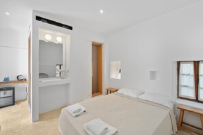 Habitación doble estándar | Caja de seguridad en la habitación y wifi gratis