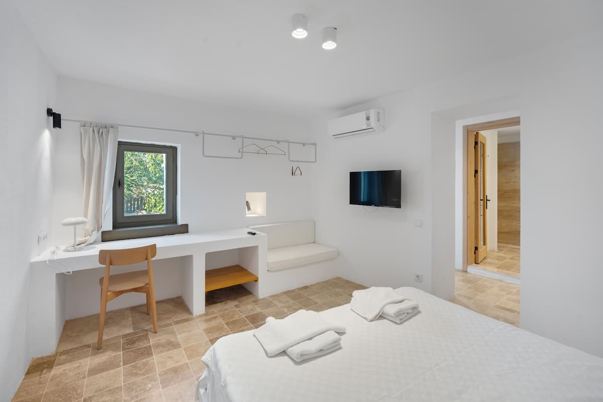 Family Room | 2 bedrooms, in-room safe, free WiFi