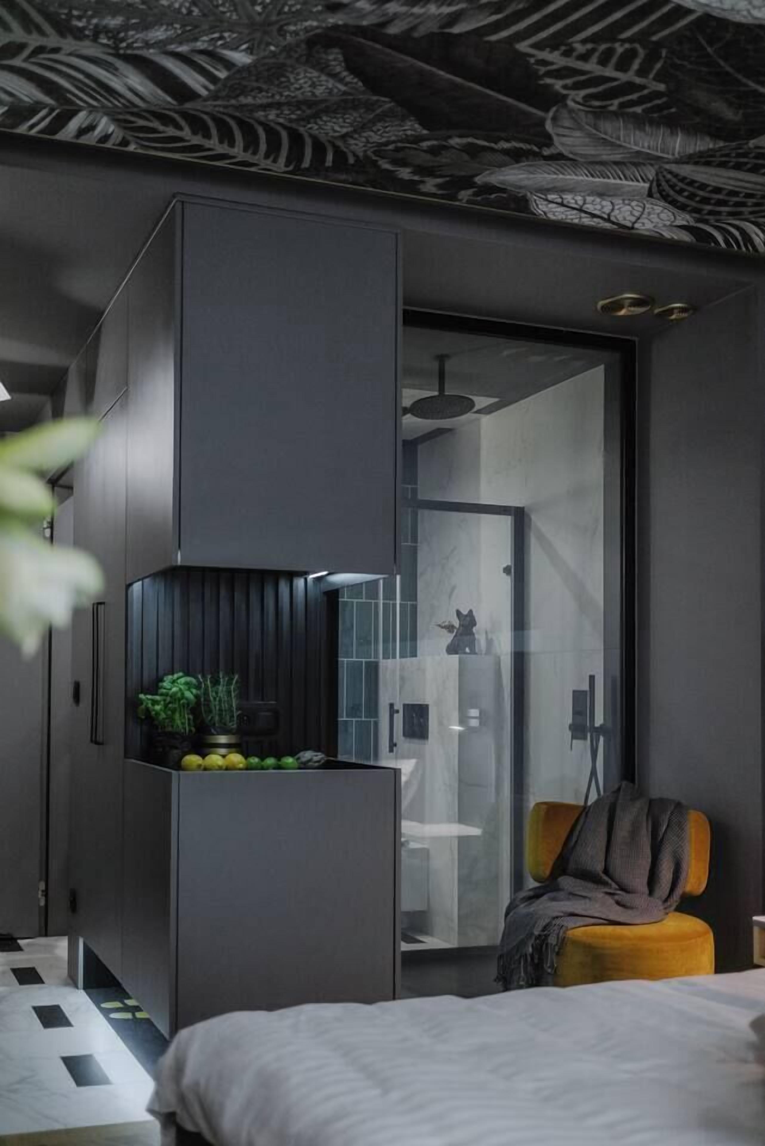 Luxury Studio, Non Smoking, Private Bathroom | Living room