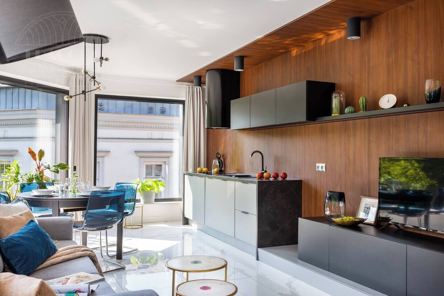 Apartamento Premier, 1 habitación, cocina, vistas a la ciudad | Cocina privada | Frigorífico, microondas, hervidor eléctrico y tostadora