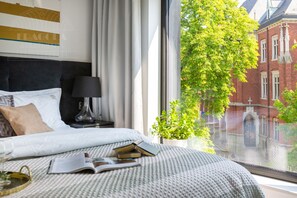 Premier Apartment, 1 Bedroom, Kitchen, City View | Living area