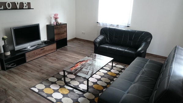 Apartemen, Beberapa Tempat Tidur, Bebas Asap Rokok | Ruang keluarga | TV layar datar