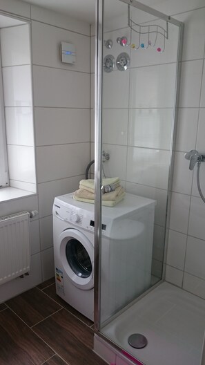 Apartemen, Beberapa Tempat Tidur, Bebas Asap Rokok | Shower kamar mandi