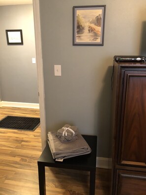 Interior - Renovated 60's Bungalow 8 minutes from downtown Charlotte (Charlotte)