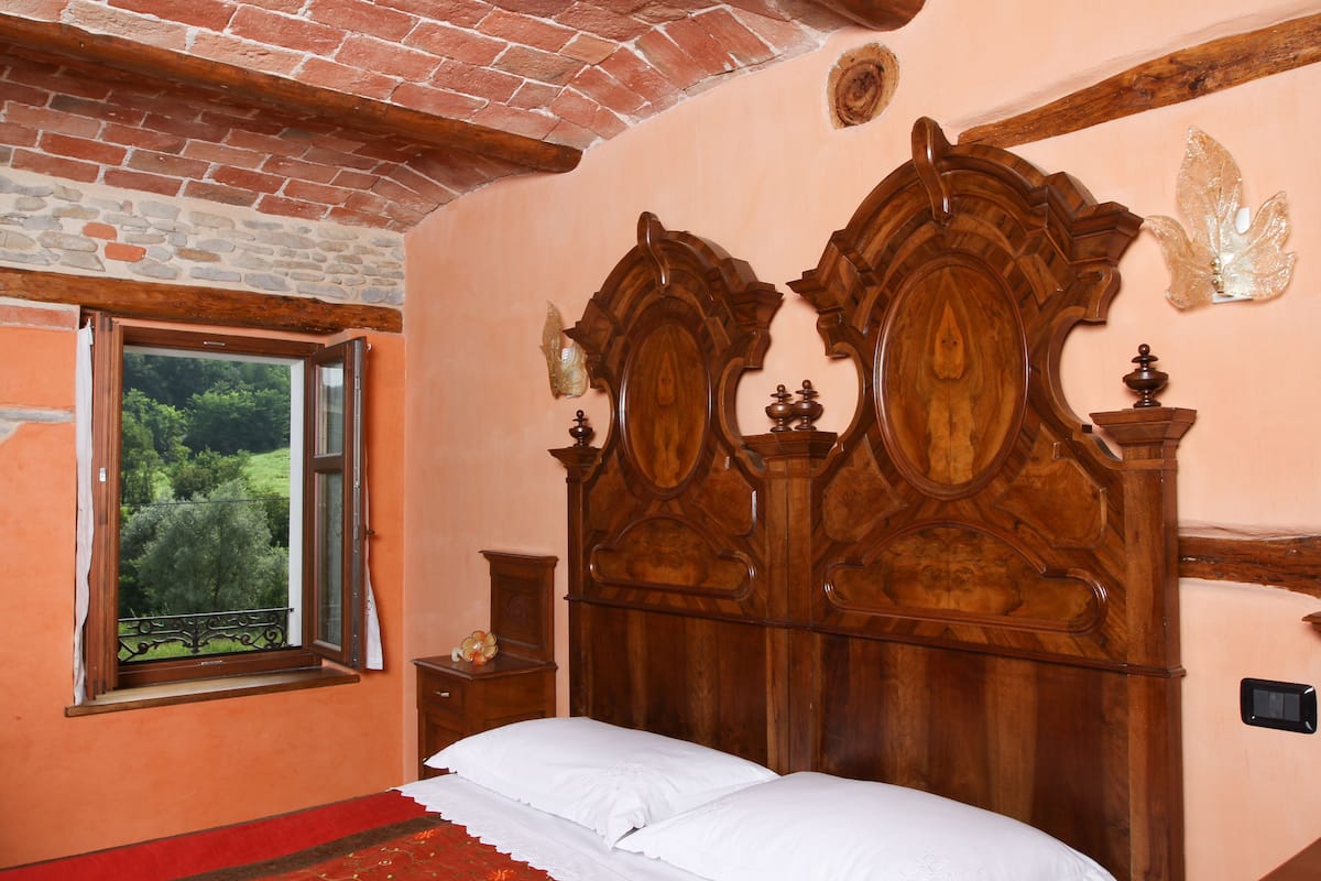 1 chambre, literie de qualité supérieure, bureau, lits bébé (gratuits)