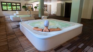 Indoor spa tub - Hotel Caldas (La Vall de Boi)
