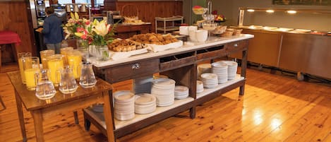 Free daily full breakfast
