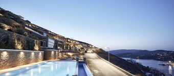 エムガード・スイーツ・キトノス