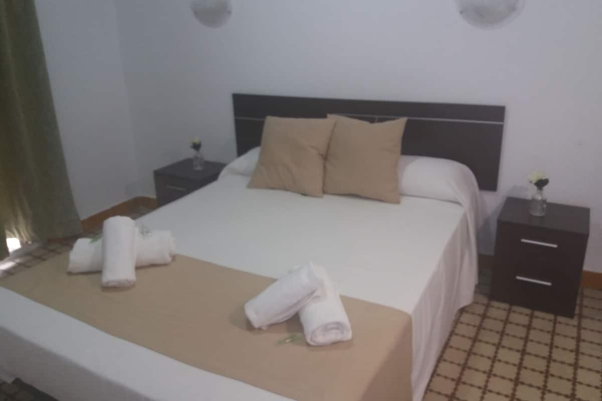 Double or Twin Room, Shared Bathroom | Desk, free WiFi