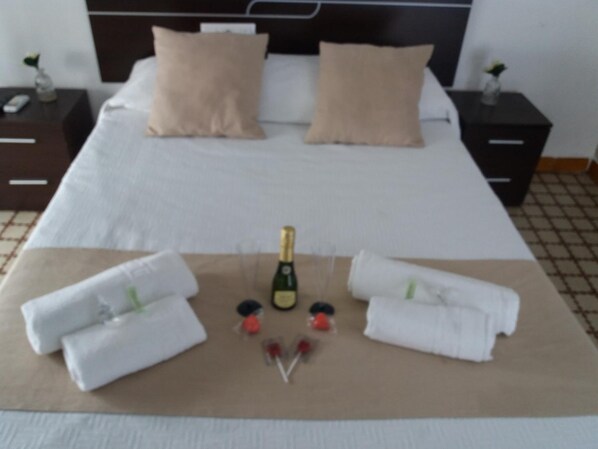 Desk, free WiFi - Hospedería IslaSol (San Fernando)