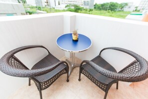 Signature Quadruple Room, 2 Double Beds, Balcony | Balcony - Mi Casa Bed and Breakfast (Taitung)